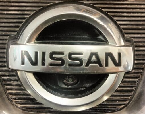 NISSAN QASHQAI J10 2007-2013 GENUINE FRONT GRILL CHROME BADGE WITH CAMERA - Image 2