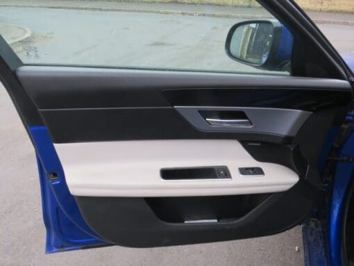 JAGUAR XF 2015-2021 N/S/F PASSENGER SIDE FRONT DOOR COMPLETE *NO WING MIRROR* - Image 5