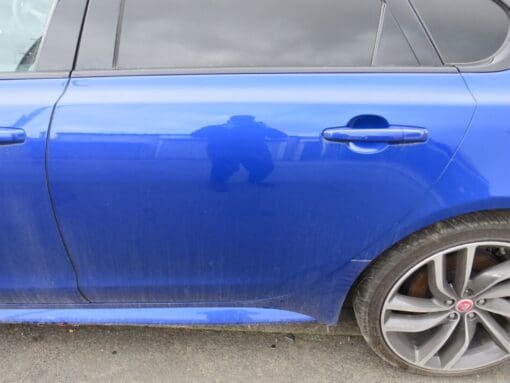 JAGUAR XF 2015-2021 N/S/R PASSENGER SIDE REAR LEFT DOOR WITH DROP GLASS COMPLETE - Image 2
