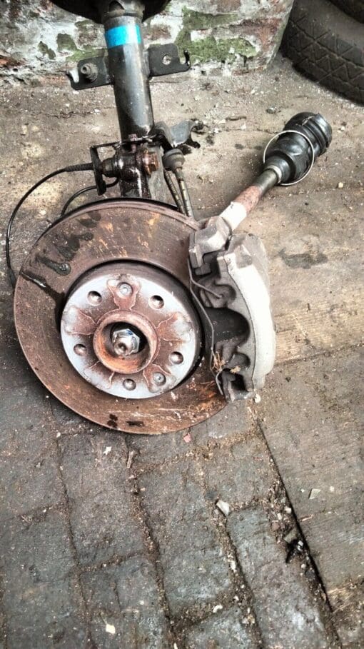 NISSAN JUKE F16 2020-2022 1.0 PETROL O/S/F DRIVER SIDE FRONT SUSPENSION LEG - Image 3