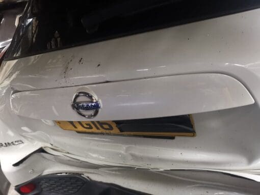 NISSAN JUKE 2014-2019 TAILGATE HANDLE PUSH BUTTON RELEASE SWITCH TRIM