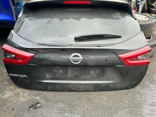 NISSAN QASHQAI J11 2014-2020 REAR TAILGATE WITH SCREEN BOOT LID SHELL ONLY BLACK - Image 2