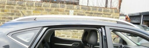 MG ZS MK2 2017-2020 GENUINE ROOF RAIL LUGGAGE CARRIER ROOF BARS SET COMPLETE - Image 4