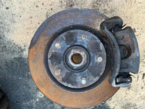 NISSAN JUKE 2010-2019 F15 N/S/F HUB DRIVERS SIDE FRONT HUB COMPLETE