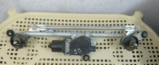 NISSAN QASHQAI J11 2013-2017 FRONT WINDSCREEN WIPER MOTOR & LINKAGE COMPLETE