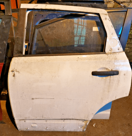 NISSAN QASHQAI J10 2007-2013 N/S/R PASSENGER SIDE REAR LEFT DOOR SHELL IN WHITE