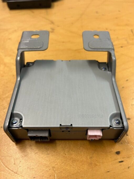 HONDA CIVIC MK9 2012-2016 GENUINE RADIO CONTROL ECU 39830-TV0-E011-M1 - Image 3