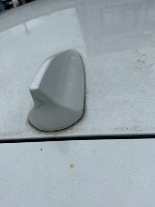 MAZDA CX-3 HATCHBACK 2015-2019 GENUINE ROOF SHARK ATTENNA WITH WIRING COMPLETE
