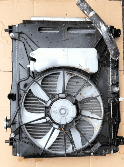 HONDA JAZZ MK4 2014-2019 1.3 PETROL RADIATOR WITH FAN 7101-T5A0-0000-M1 - Image 2