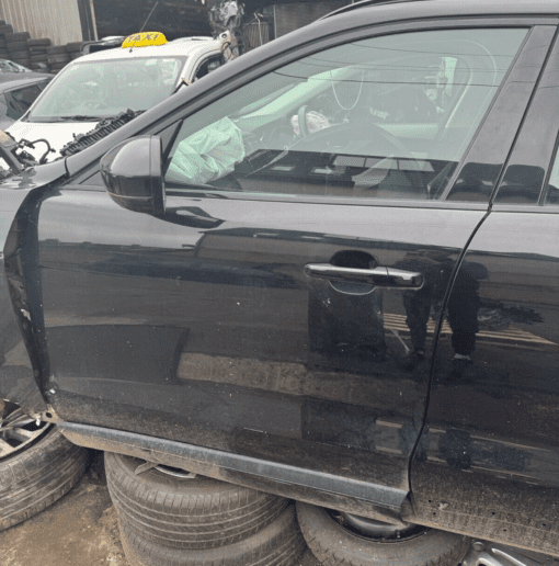 JAGUAR F PACE R-SPORT PASSENGER SIDE FRONT GENUINE DOOR SHELL ONLY IN BLACK