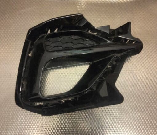 MG ZS 2017-2022 DRIVER SIDE FRONT FOG LIGHT GRILL TRIM GENUINE 10699378
