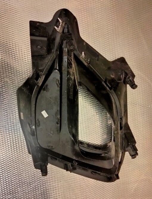 MG ZS 2017-2022 PASSENGER SIDE FRONT FOG LIGHT GRILL TRIM GENUINE 10699377 - Image 2