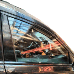 JAGUAR XE 2015-2021 DRIVER SIDE FRONT WINDOW DROP GLASS GENUINE 43R-011482