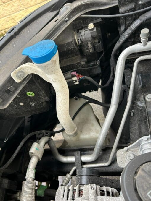 MG ZS 2019-2022 GENUINE WASHER BOTTLE COMPLETE WITH MOTOR/PUMP