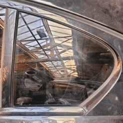 JAGUAR XE 2015-2021 PASSENGER SIDE REAR QUARTER GLASS TINTED BLACK 43R-011582