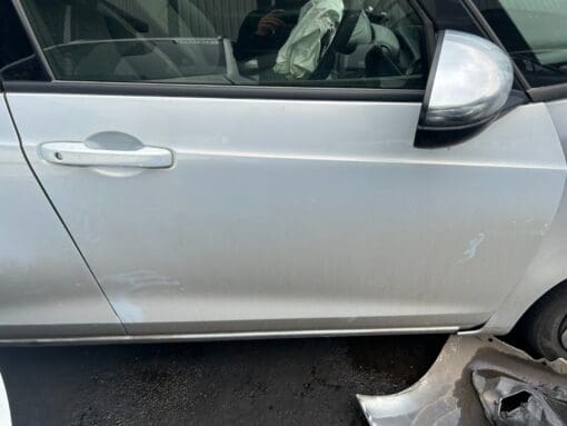 HONDA JAZZ MK5 2020-2023 DRIVER SIDE FRONT BARE DOOR SHELL IN WHITE GENUINE - Image 2