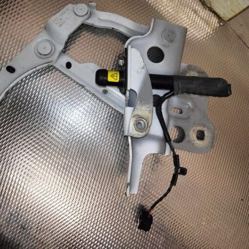 JAGUAR E PACE 2018-2023 BONNTE HINGES WITH ACTUATOR IN WHITE J9C3-16801-AA - Image 6