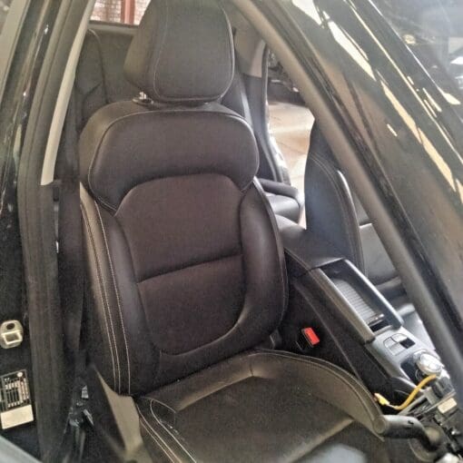 MG ZS  2017-2023 DRIVER SIDE FRONT LEATHER SEAT IN WHITE STITCHING GENUINE