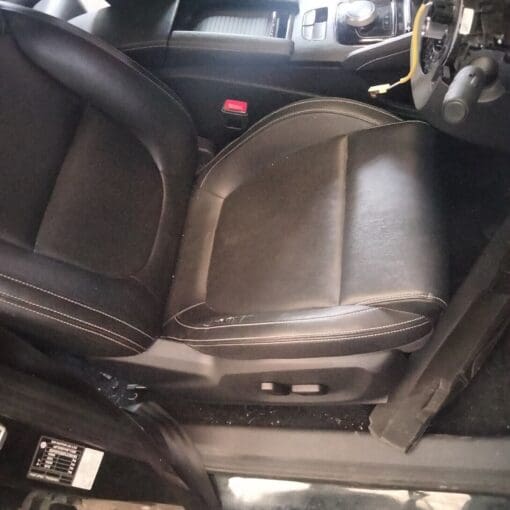 MG ZS  2017-2023 DRIVER SIDE FRONT LEATHER SEAT IN WHITE STITCHING GENUINE - Image 2