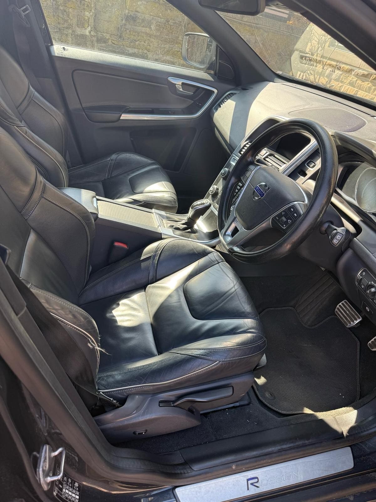 2015 VOLVO XC60 D4 R-DESIGN SUV NAV 2.0 DIESEL AUTO EURO 6 IN GREY (CATEGORY S) - Image 9