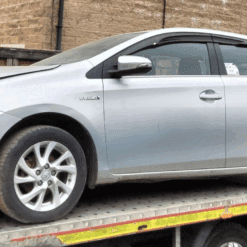 TOYOTA AURIS ICON 2017 1.8LTR AUTO HYBRID BREAKING WHEEL NUTS FOR SPARES SILVER