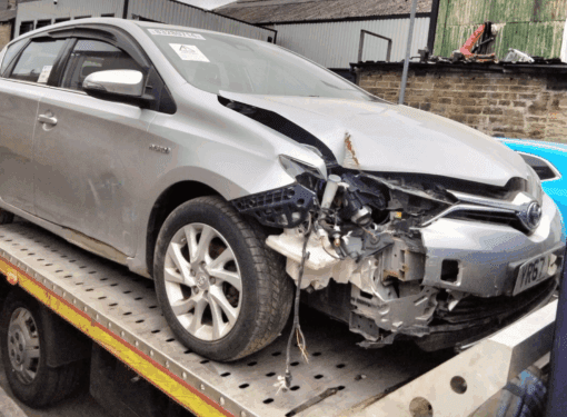TOYOTA AURIS ICON 2017 1.8LTR AUTO HYBRID BREAKING WHEEL NUTS FOR SPARES SILVER - Image 4