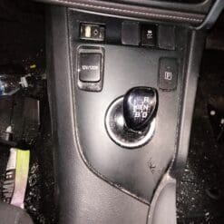 TOYOTA AURIS 2014-2018 1.8LTR HYBRID AUTO GEAR LEVER  SELECTOR SHIFTER GENUINE