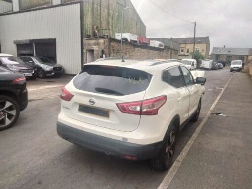 NISSAN QASHQAI J11 2016 1.2LTR PETROL AUTO BREAKING WHEEL NUTS FOR SPARES WHITE - Image 4