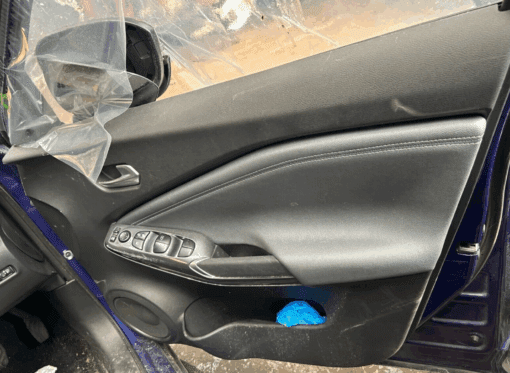 NISSAN JUKE F15 2014-2019 O/S/F DRIVER SIDE FRONT RIGHT DOOR CARD TRIM 829011KB