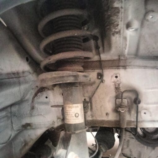 MG HS 2022-2024 1.5LTR PETROL AUTO DRIVER SIDE FRONT SUSPENSION LEG 10598786 - Image 3
