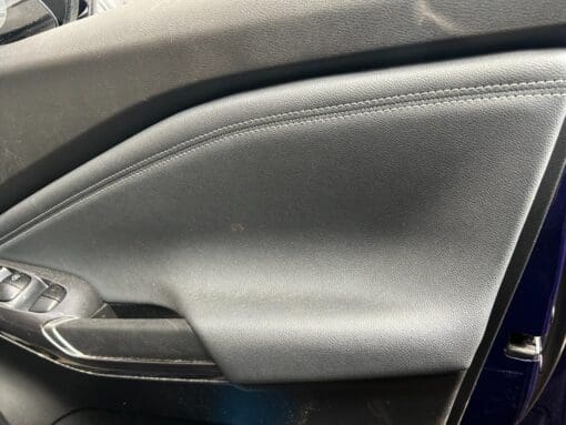 NISSAN JUKE F15 2014-2019 O/S/F DRIVER SIDE FRONT RIGHT DOOR CARD TRIM 829011KB - Image 2