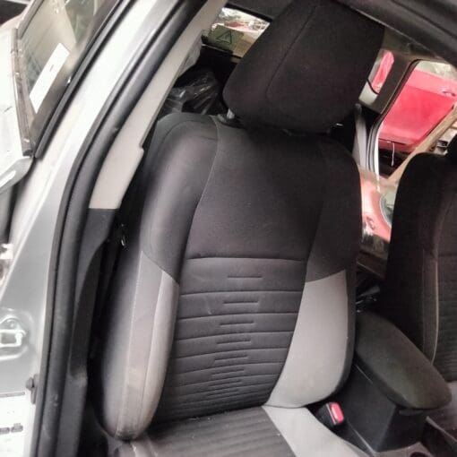 TOYOTA AURIS 2014-2018 1.8LTR AUTO HYBRID DRIVER SIDE FRONT SEAT IN FABRIC - Image 4
