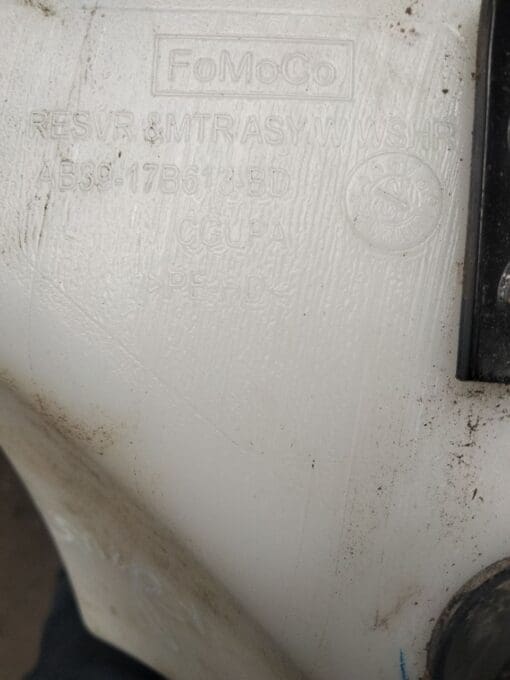 FORD RANGER 2018-2022 WINDSCREEN WASHER BOTTLE  GENUINE AB39-17B613-BD - Image 10