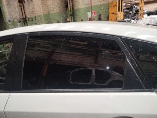 TOYOTA PRIUS MK3 2009-2015 PASSENGER SIDE REAR DROP GLASS TINTED BLACK