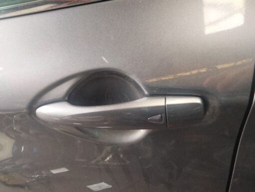 NISSAN QASHQAI J11 2014-2020 PASSENGER SIDE FRONT DOOR KEYLESS HANDLE IN GREY
